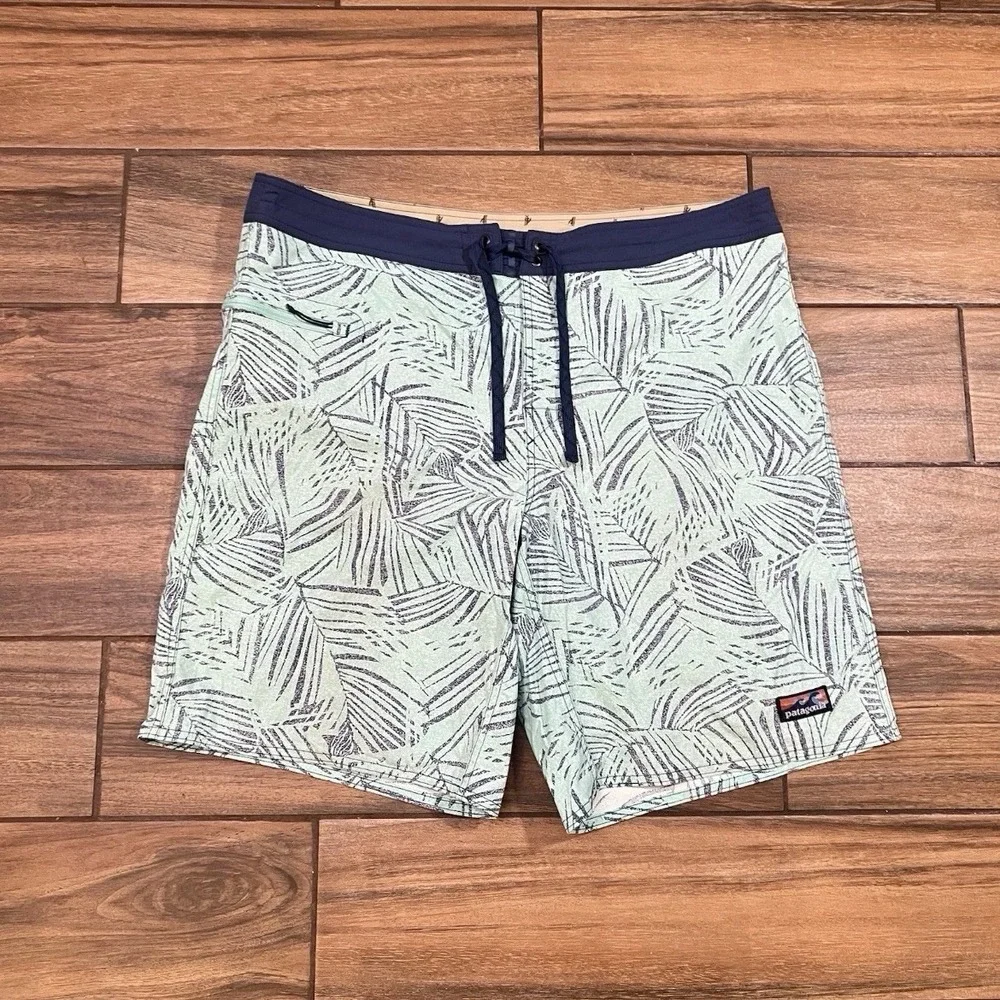Patagonia Wavefarer Board Shorts Mens 40 Tropical Swim Trunks Blue STY86543